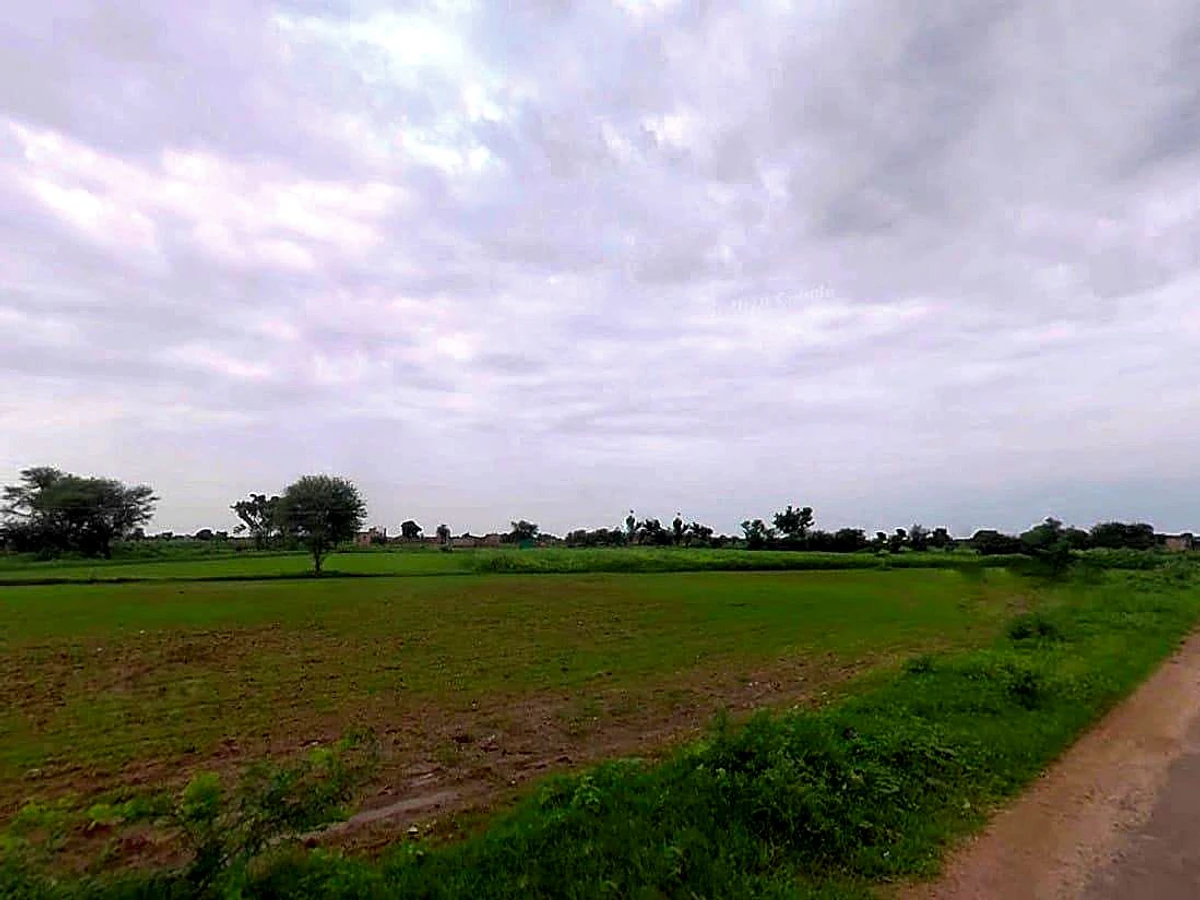 H3HF+HC4, Sikari, Pahari, Rajasthan 321024, India