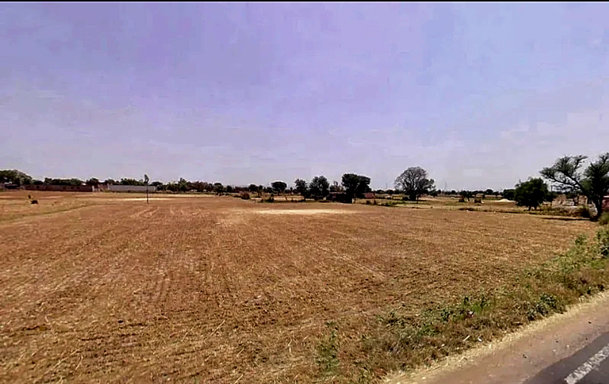 MCQV+2C, Hajipur, Rajasthan 301402, India