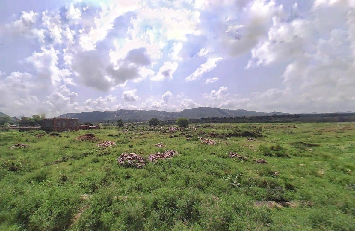 5X2G+H2V, Charanwas at Kali Pahari, Achrol, Rajasthan 303002, India