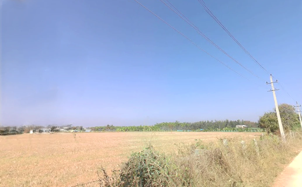 7F95+4P Huskur, Karnataka, India